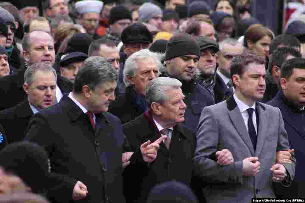 El presidente Petró Poroshenko junto al presidente alemán, Joachim Gauck. 
